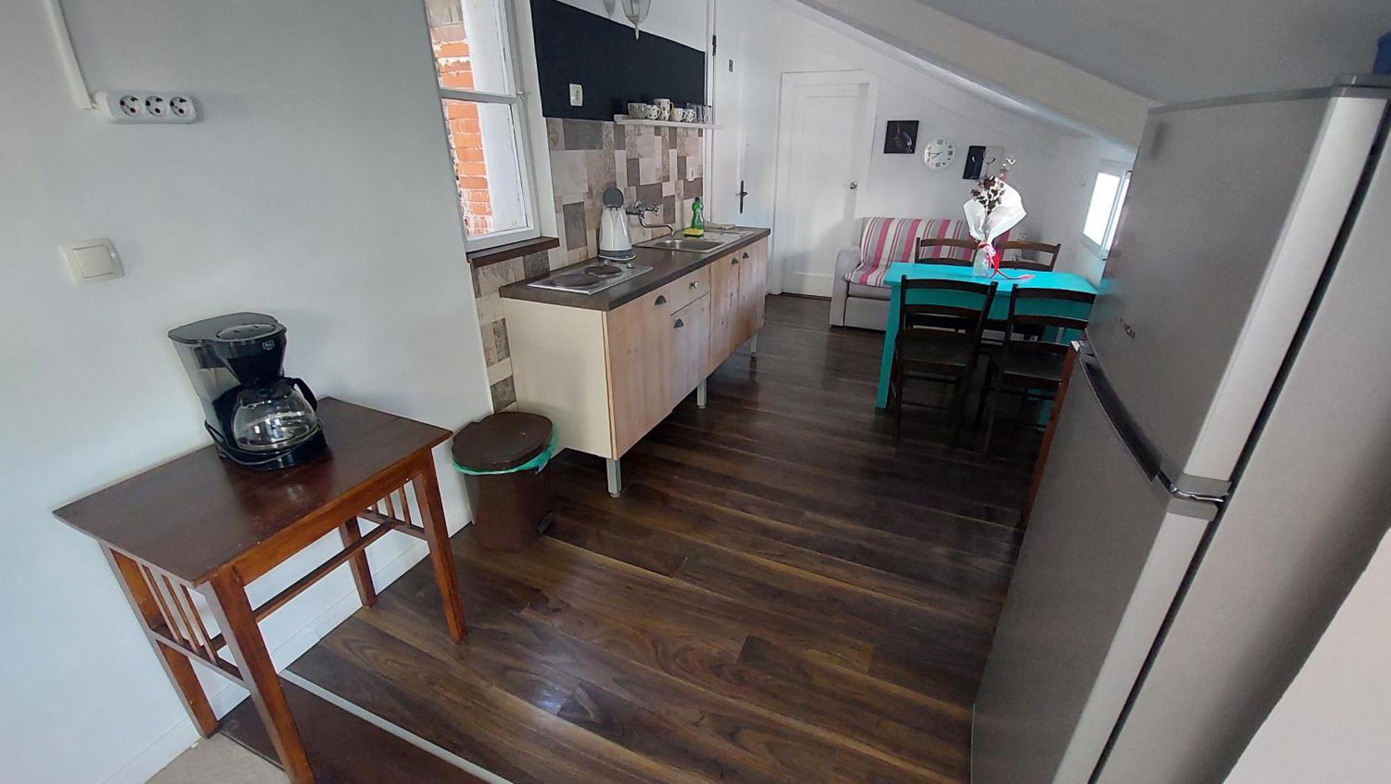 R&E Apartment Split Room photo